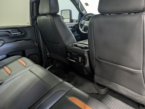 Used 2024 GMC Sierra 2500 AT4 w/ AT4 Premium Plus Package AWD/4WD image 18