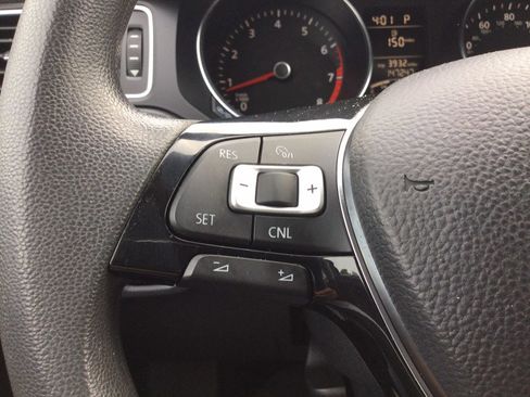 Used 2015 Volkswagen Jetta SE FWD image 25