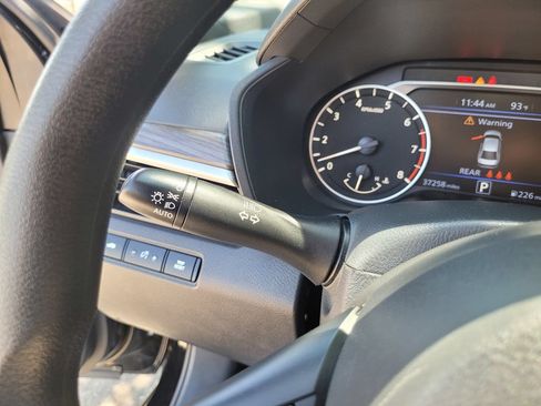 Used 2025 Nissan Altima 2.5 SV FWD image 26