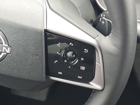 Used 2025 Nissan Murano SV image 30