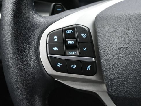 Used 2021 Ford Explorer XLT w/ Equipment Group 202A AWD/4WD image 6
