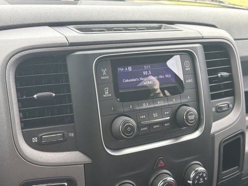 Used 2015 RAM 1500 Express RWD image 23