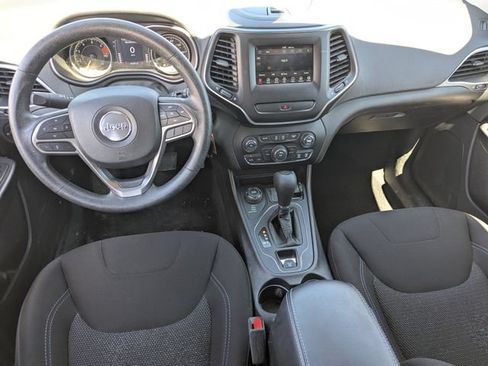 Used 2019 Jeep Cherokee Latitude w/ Popular Appearance Group AWD/4WD image 27