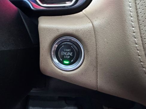 Used 2021 Chevrolet Tahoe Premier w/ Premium Package image 23