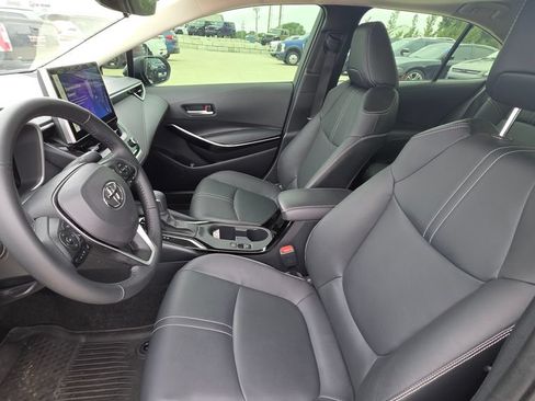 Used 2025 Toyota Corolla XLE FWD image 11