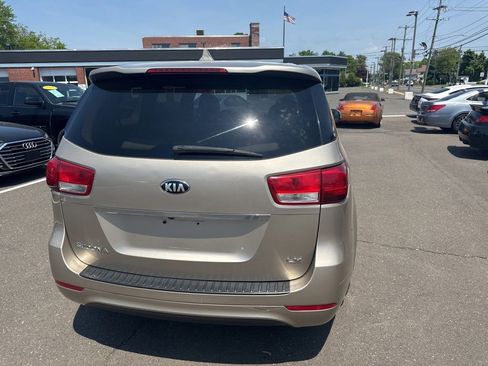 Used 2017 Kia Sedona LX FWD image 7