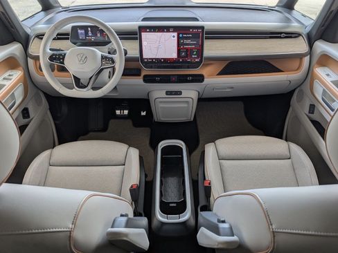 Used 2025 Volkswagen ID. Buzz 1st Edition RWD image 3