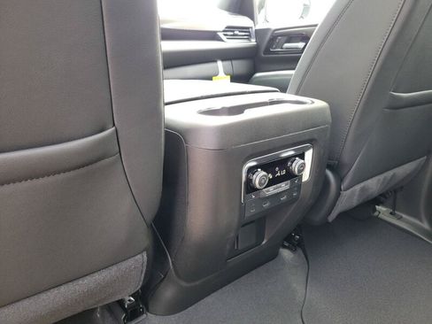 New 2026 GMC Yukon XL AT4 AWD/4WD image 34