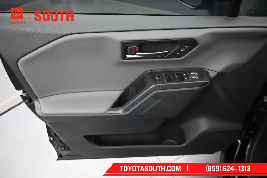 Used 2026 Toyota RAV4 XSE AWD/4WD image 24