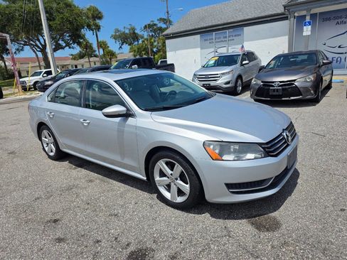 Used 2012 Volkswagen Passat 2.5 SE FWD image 2