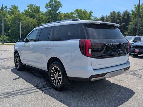 Certified 2025 Ford Expedition Platinum AWD/4WD image 5