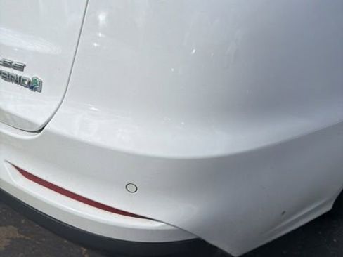 Used 2019 Ford Fusion SE FWD image 11