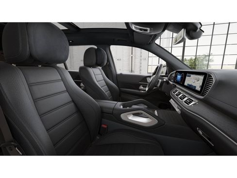 New 2026 Mercedes-Benz GLS 580 4MATIC image 5