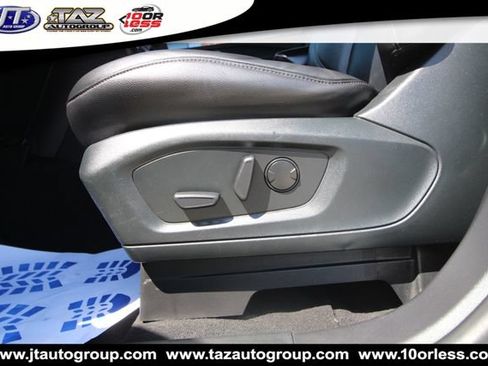 Used 2020 Ford Explorer XLT w/ Equipment Group 202A AWD/4WD image 12