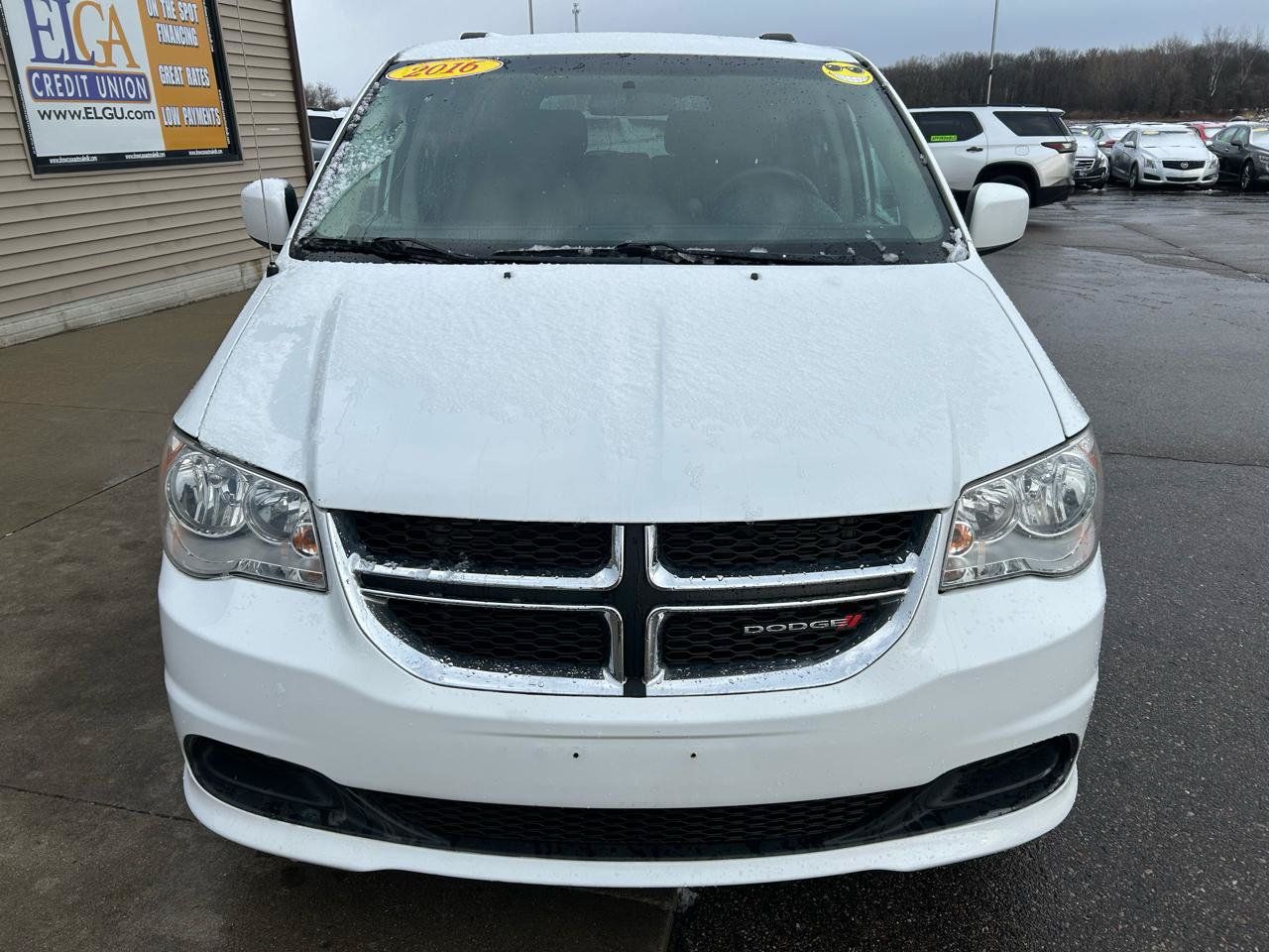 Used 2016 Dodge Grand Caravan SXT FWD image 2