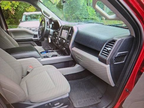 Used 2019 Ford F150 XLT w/ Equipment Group 302A Luxury AWD/4WD image 11
