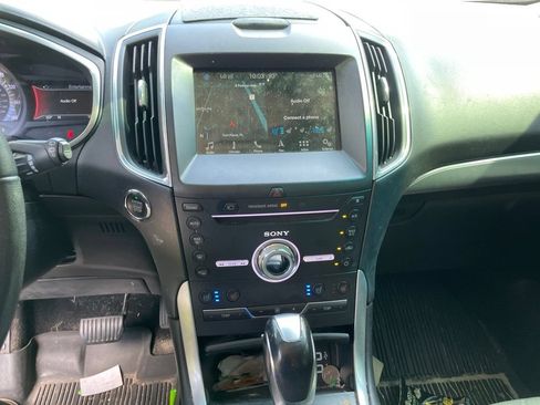 Used 2018 Ford Edge Titanium w/ Equipment Group 302A AWD/4WD image 12
