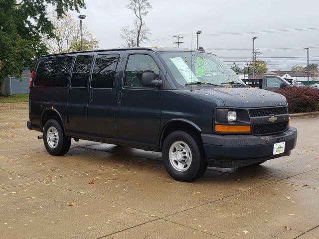 Used 2017 Chevrolet Express 2500 LS RWD image 3