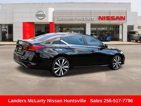 Used 2019 Nissan Altima 2.5 SR FWD image 3