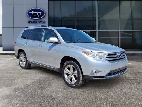 Used 2013 Toyota Highlander Limited image 2