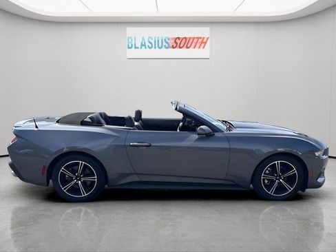Used 2025 Ford Mustang Premium RWD image 2