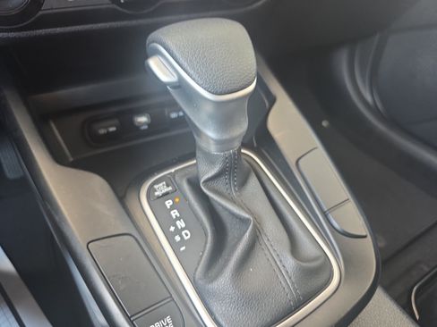 Certified 2025 Kia Soul LX w/ LX Technology Package FWD image 20