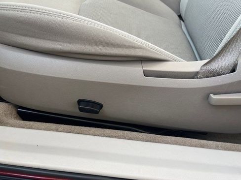 Used 2009 Chrysler Sebring Touring w/ Electronics Convenience Group image 26