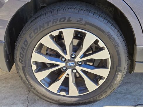 Used 2017 Subaru Outback 3.6R Limited AWD/4WD image 9