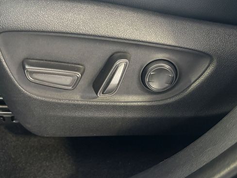 Used 2025 Toyota Grand Highlander FWD image 23