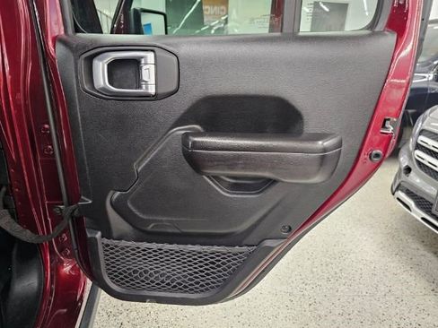 Used 2021 Jeep Gladiator Sport image 30