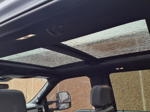 Used 2025 Ford F250 Platinum w/ Tremor Off-Road Package image 17