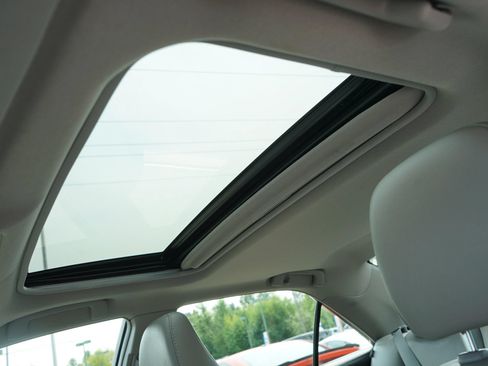 Used 2012 Toyota Camry XLE FWD image 18