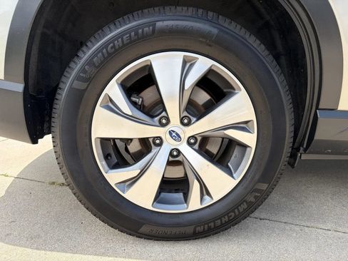 Used 2019 Subaru Ascent Premium AWD/4WD image 9