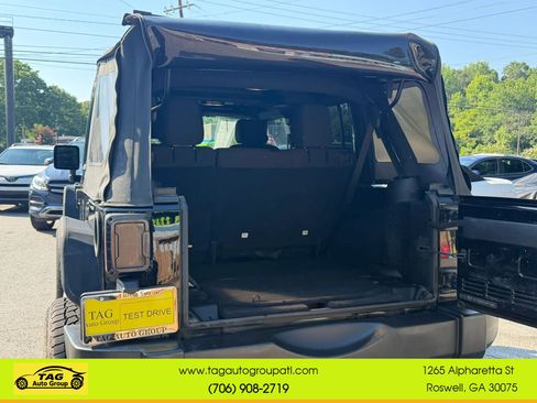 Used 2016 Jeep Wrangler Unlimited Sport w/ Max Tow Package AWD/4WD image 8