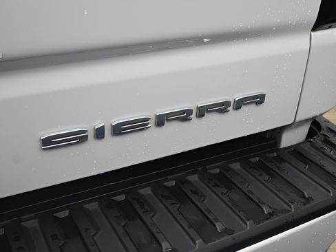 Used 2024 GMC Sierra 1500 Denali Ultimate AWD/4WD image 11