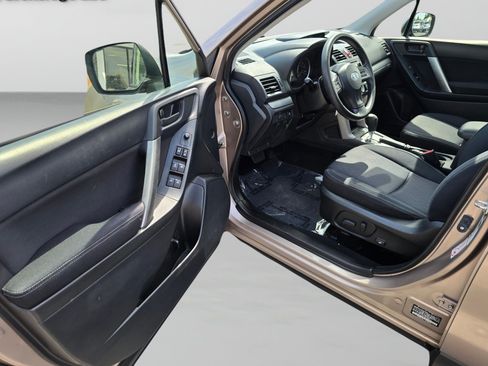 Used 2015 Subaru Forester 2.5i Premium AWD/4WD image 42
