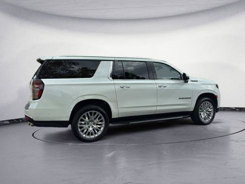Used 2023 Chevrolet Suburban High Country w/ Advanced Technology Package AWD/4WD image 7