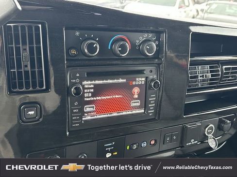 Used 2019 GMC Savana 2500 Extended RWD image 9