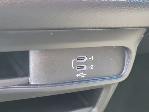 New 2027 Chrysler Pacifica Select w/ Family Tech Group FWD image 21