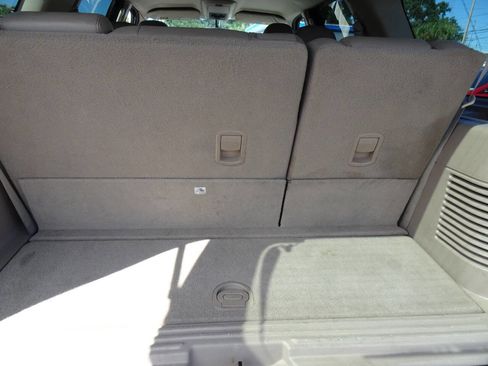 Used 2004 Ford Expedition XLT image 22