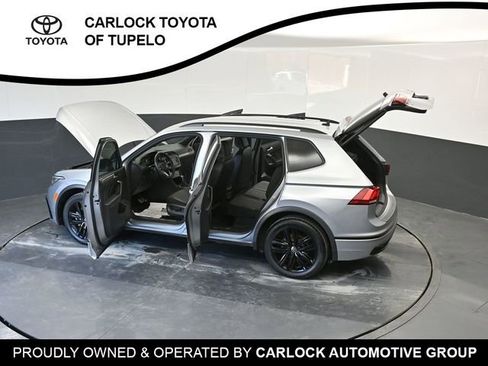 Used 2022 Volkswagen Tiguan SE R-Line image 54