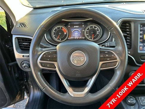 Certified 2022 Jeep Cherokee Latitude Lux w/ Sun & Sound Group image 18