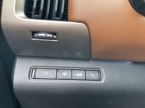 Used 2022 Nissan Pathfinder Platinum w/ Cargo Package image 16