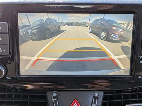 Used 2020 Hyundai Elantra GT image 13