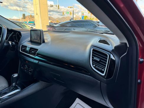 Used 2015 MAZDA MAZDA3 i Touring image 29