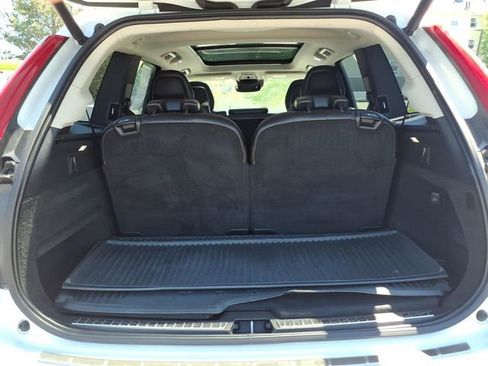 Used 2021 Volvo XC90 T5 Momentum w/ Climate Package AWD/4WD image 10
