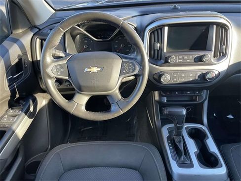 Used 2017 Chevrolet Colorado LT w/ LT Convenience Package image 8