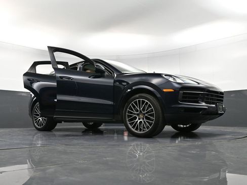 Certified 2022 Porsche Cayenne image 39