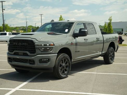 New 2026 RAM 2500 Laramie AWD/4WD image 3