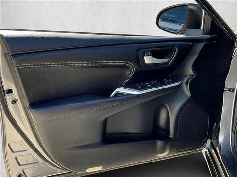 Used 2017 Toyota Camry XLE FWD image 14
